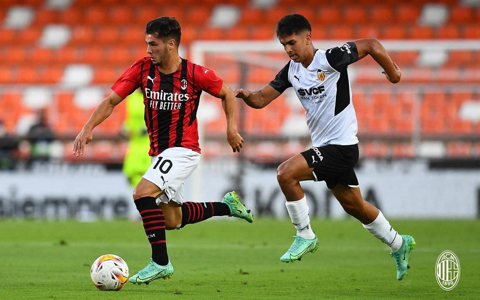 LOL-包含今夜瓦伦西亚调整名单以备意甲，门线救险环节打磨，球迷炸锅，轮换策略成焦点的词条